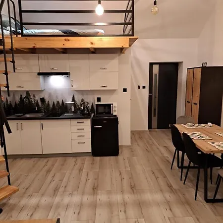 Z Antresola アパート *