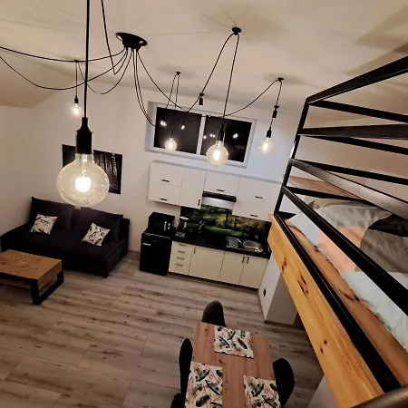 Z Antresola アパート *