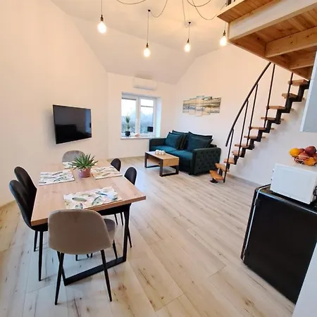 Z Antresola アパート