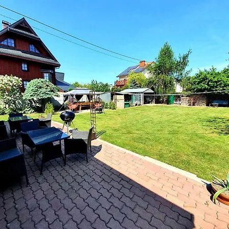 Z Antresola アパート ミコシェボ